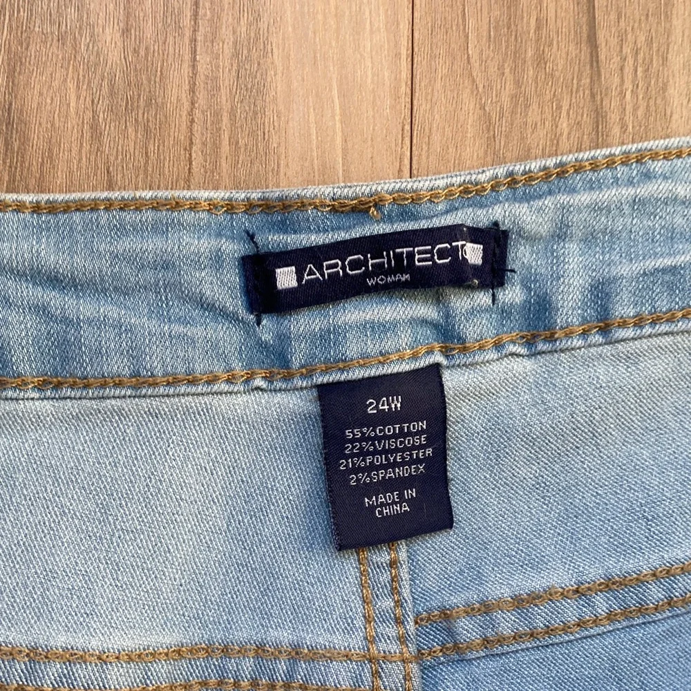 Architect Light wash cuffed Denim Jean Capri with stretch 24W - Picture 12 of 15